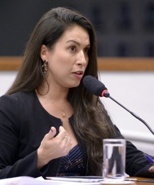Juíza brasileira pede asilo político nos Estados Unidos e deixa carta acusando Ministro do STF de perseguição