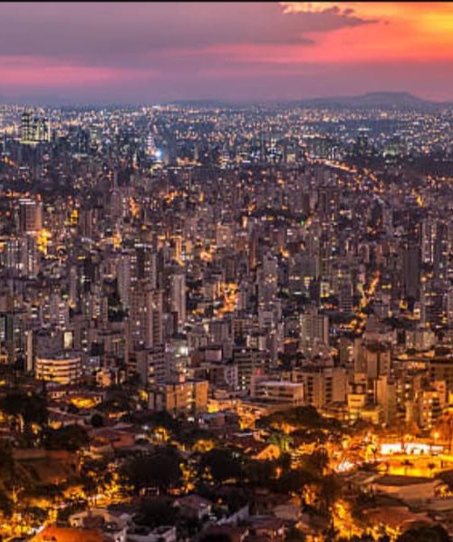 A Prefeitura de Belo Horizonte se engaja na campanha Maio Laranja de forma criativa jogando luz nos monumentos e prédios públicos