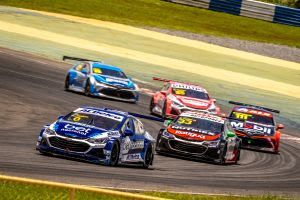 Tentativa de barrar a Stock Car saiu do campo da racionalidade, virou disputa de egos, revelando a mentalidade tacanha da turma do deixa disso