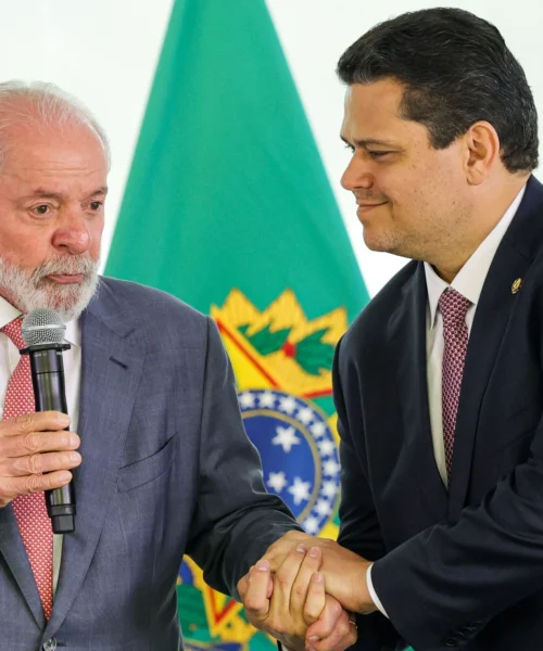 Davi Alcolumbre se empenha pela prisão de Bolsonaro e dos manifestantes do 8 de Janeiro. Trump estuda aplicar a Lei Magnitsky no Brasil – Por: Ray Cunha