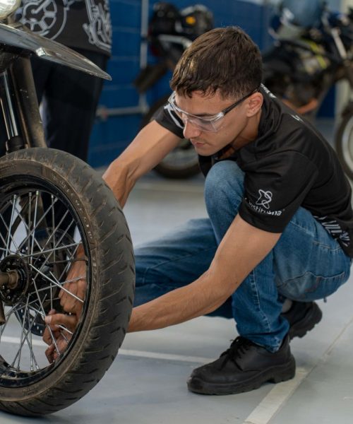 Venda de motocicletas dispara no Brasil e vira oportunidade de trabalho