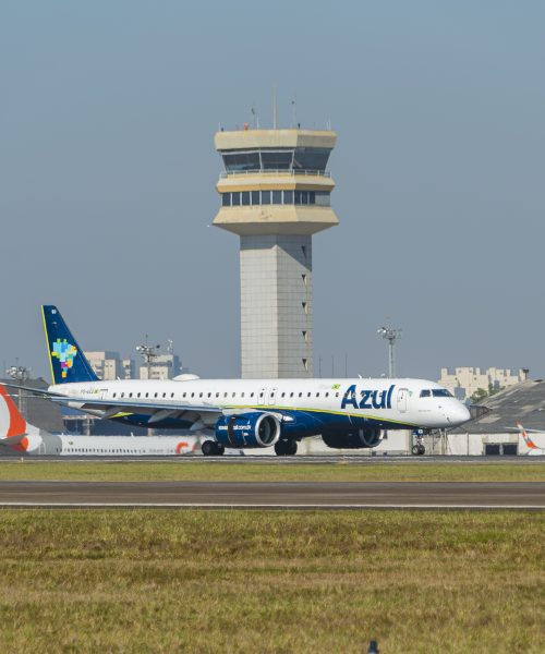 Saiba como viajar de avião para 10 cidades pagando menos de R$ 370