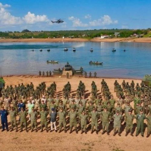 Marinha realiza operação em Furnas 