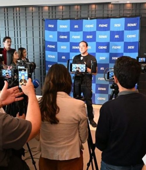 Flávio Roscoe anuncia desincompatibilização 