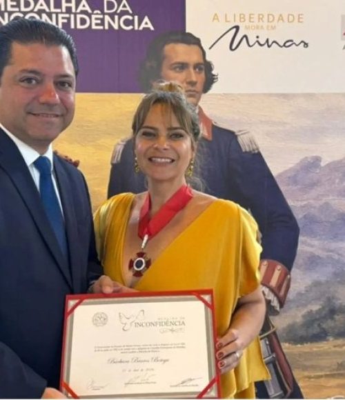 Ex-secretária agraciada em Ouro Preto 