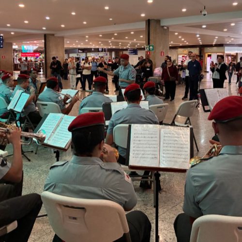 Banda Sinfônica dos Bombeiros transforma saguão do BH Airport em palco de cultura e conscientização