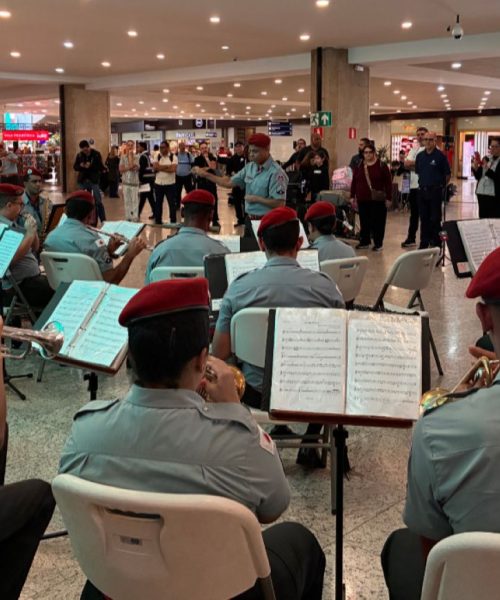 Banda Sinfônica dos Bombeiros transforma saguão do BH Airport em palco de cultura e conscientização