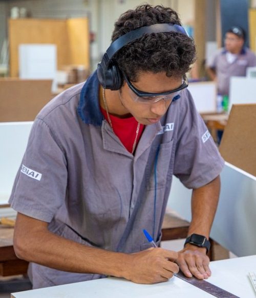 Mais de 90% de chance de emprego: o atrativo que está conquistando os jovens da Geração Z de MG 