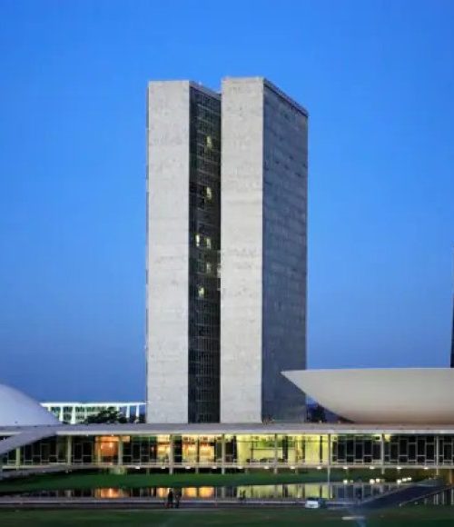 MOBILIZAÇÃO EM BRASÍLIA: PREFEITOS MINEIROS QUEREM BARRAR PAUTAS BOMBA E APROVAR ADICIONAL DO FPM 