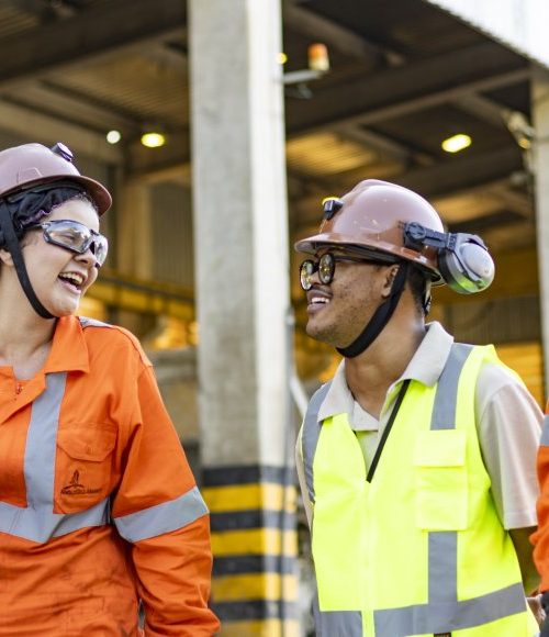AngloGold Ashanti abre inscrições para Programa PRÓ+ voltado à qualificação de mulheres e pessoas com deficiência 