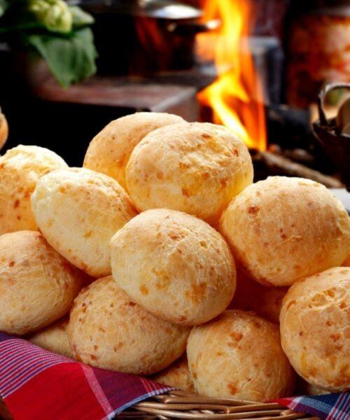 Na cultura italiana, 17 de agosto significa dia do “azarão”, semelhante ao número 13. Hoje é Dia do Pão de Queijo, do Patrimônio Histórico, do Gato Preto e da ANJ