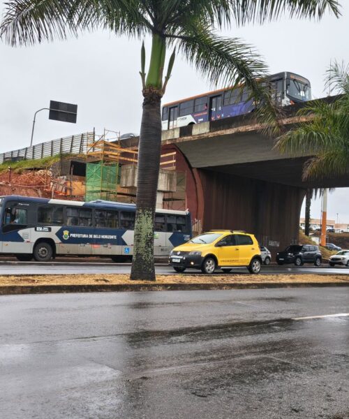 Três operários e uma promessa esquecida no trevo do BH Shopping